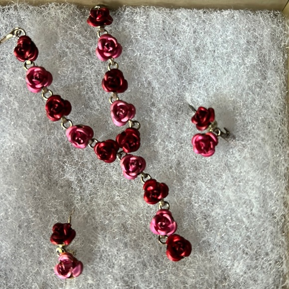 Red & Pink Roses Necklace & Earring Set - Picture 1 of 1